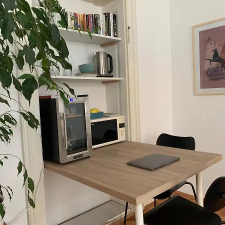 Guest house Newly Renovated Studio Near The Park And City